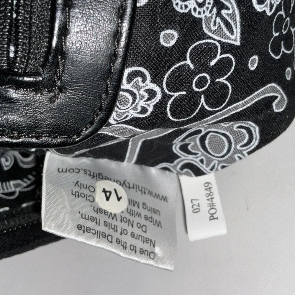 Thirty One Black With White Paisley Trim Int Ext Pockets Expandable 11x10 Purse